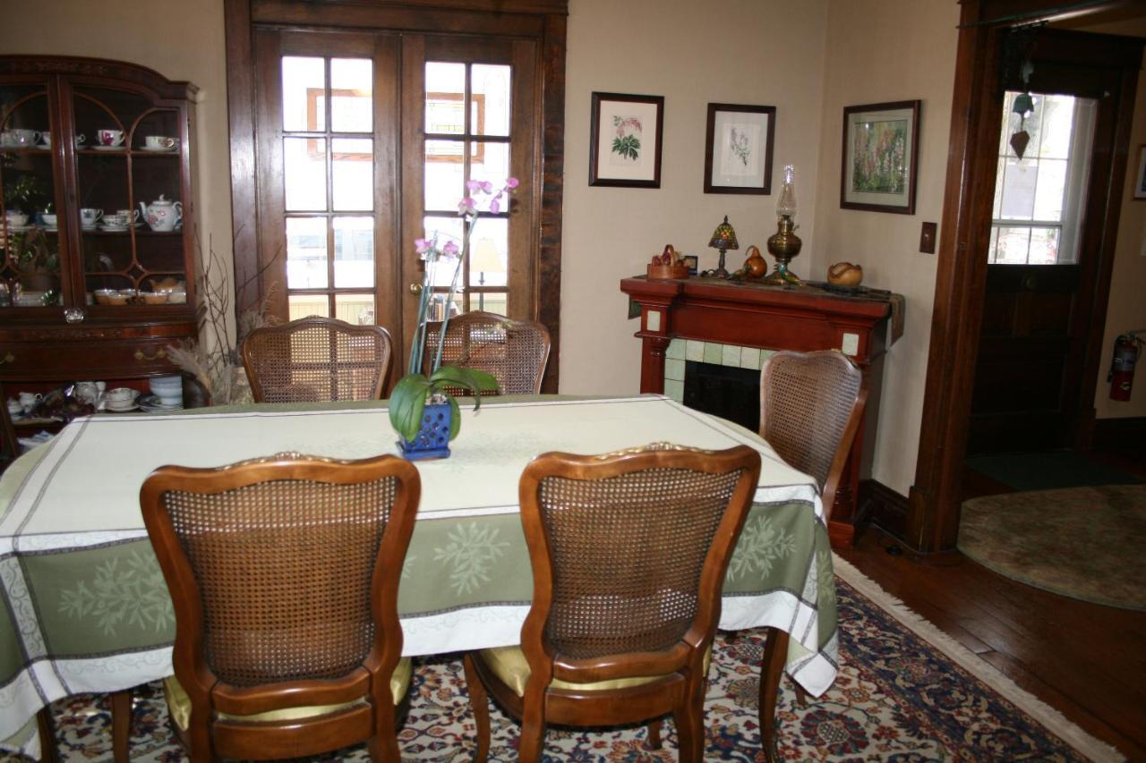 Serendipity Bed And Breakfast Saugatuck Exterior photo